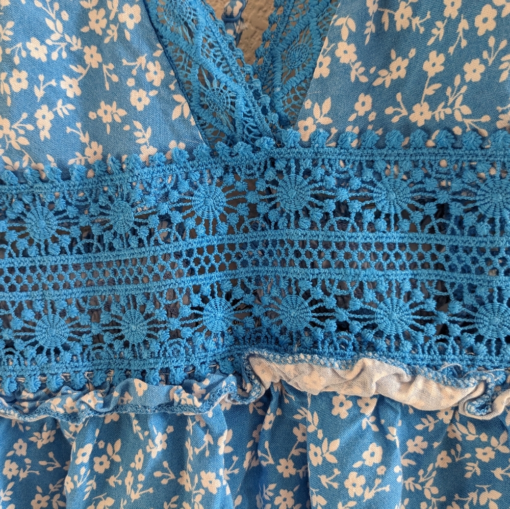 Sundress - Picture 2 of 6